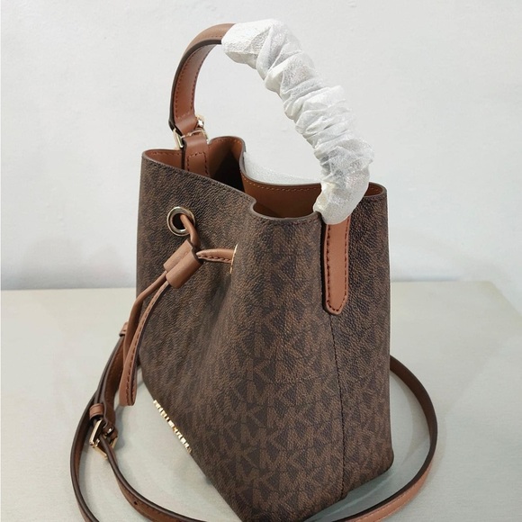 Mercer Small Logo Bucket Bag - Picture 3 of 5